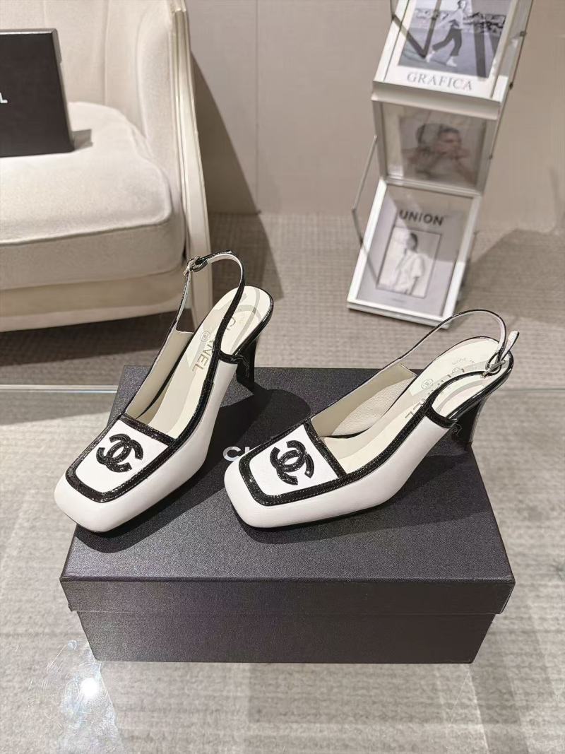 Женские туфли Chanel Мэри Джейн белого цвета