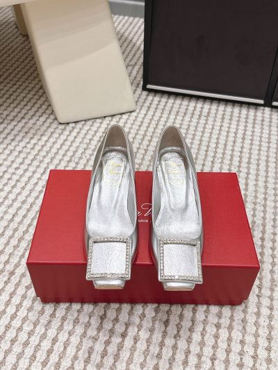 Женские туфли с пряжкой Roger Vivier Belle Vivier