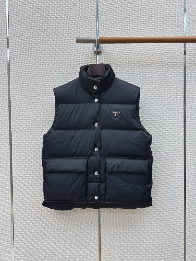 Жилет Prada