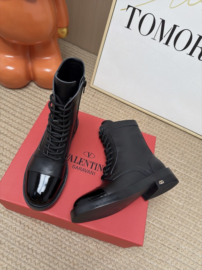Женские ботинки Valentino Garavani черного цвета