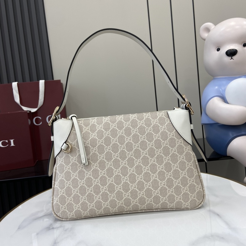Сумка Gucci с монограммой
