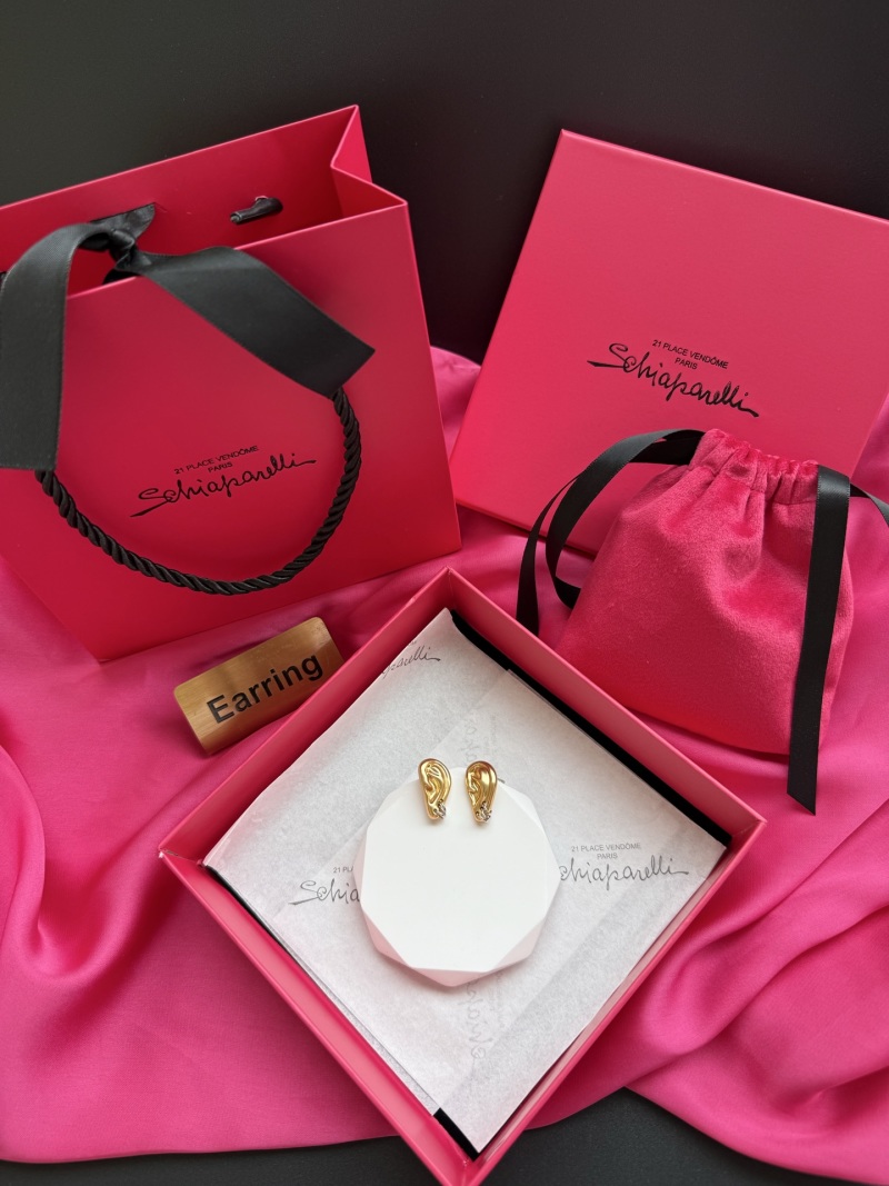 Серьги в виде уха Schiaparelli