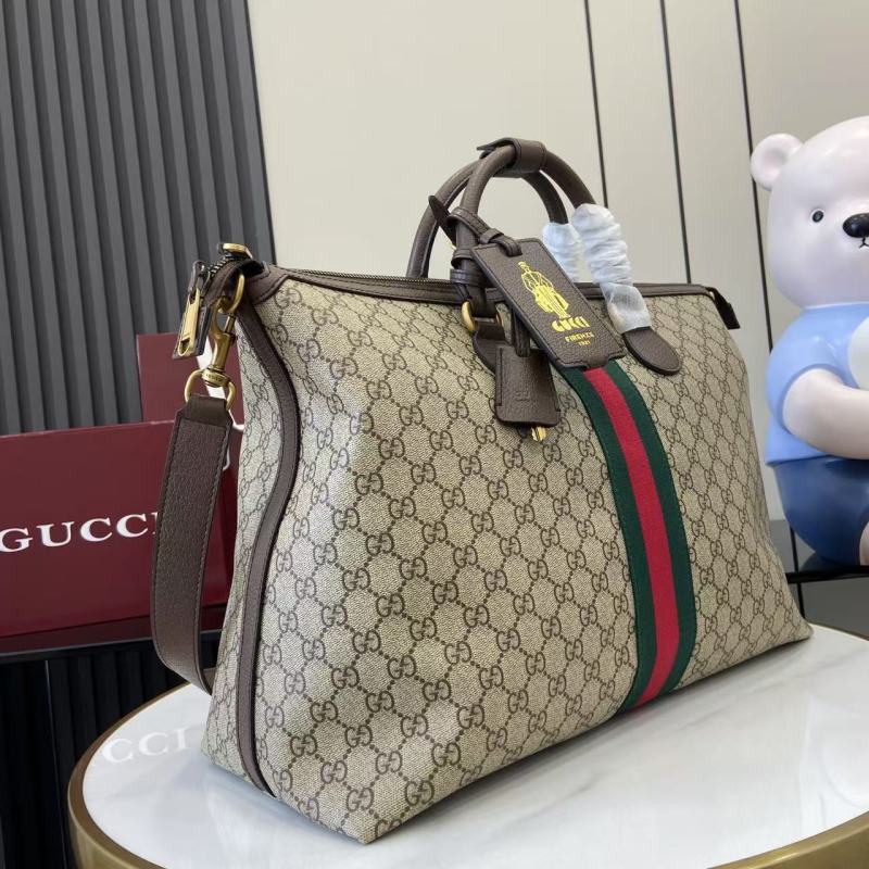 Сумка Gucci с монограммой и полосой