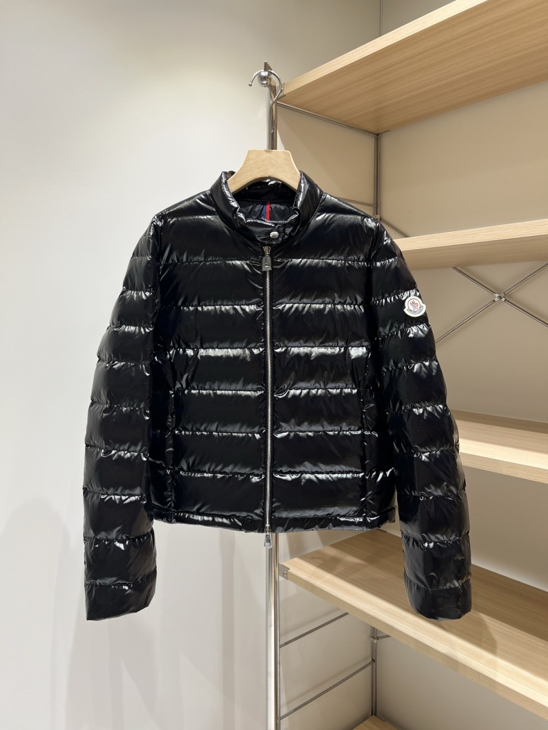 Пуховик Moncler