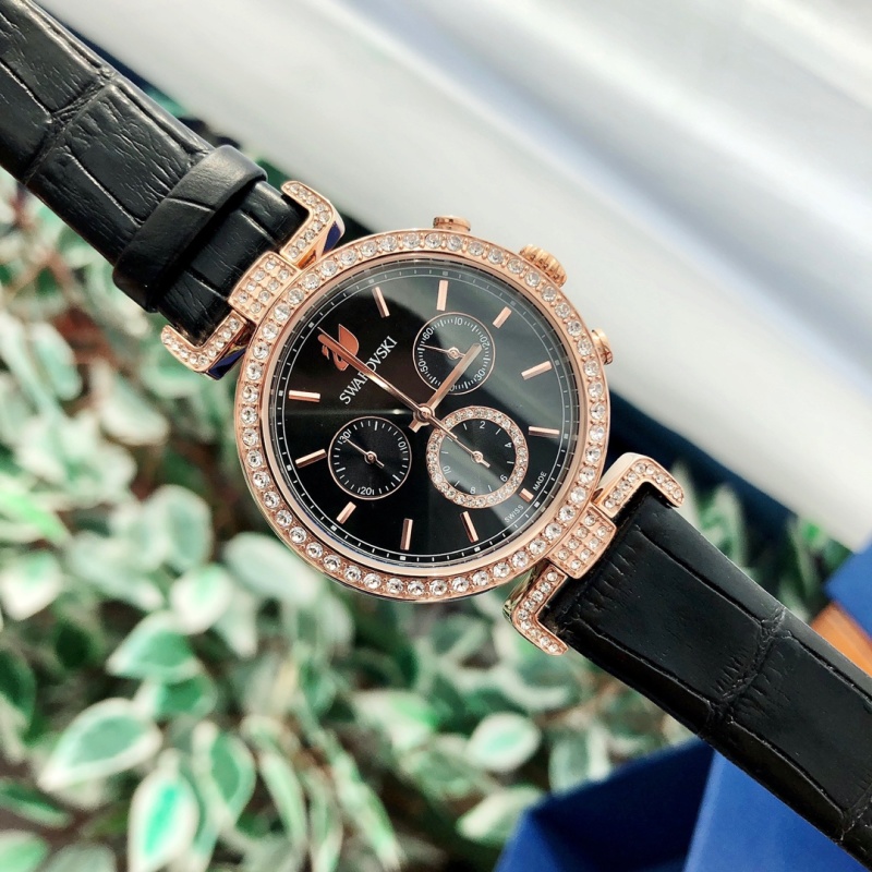 Часы Swarovski