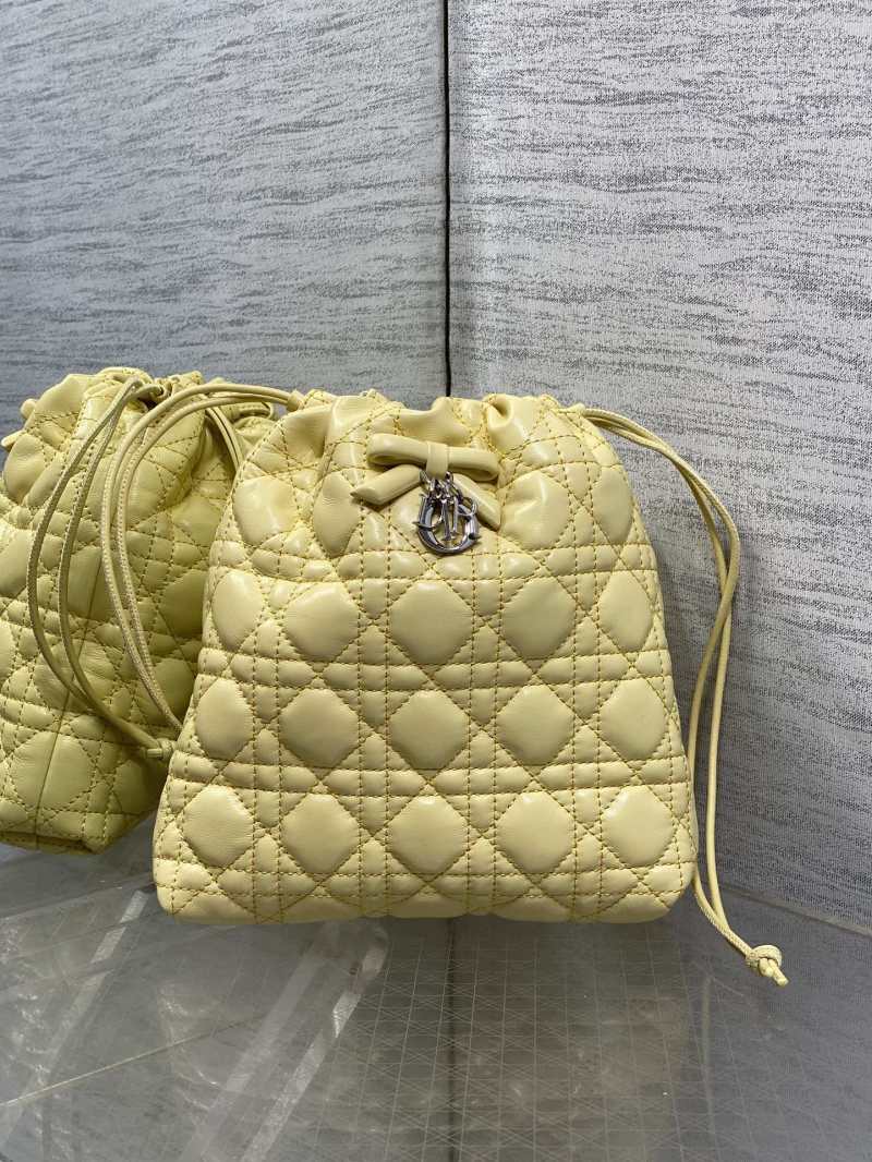 Сумка Dior бежевая с кисточками