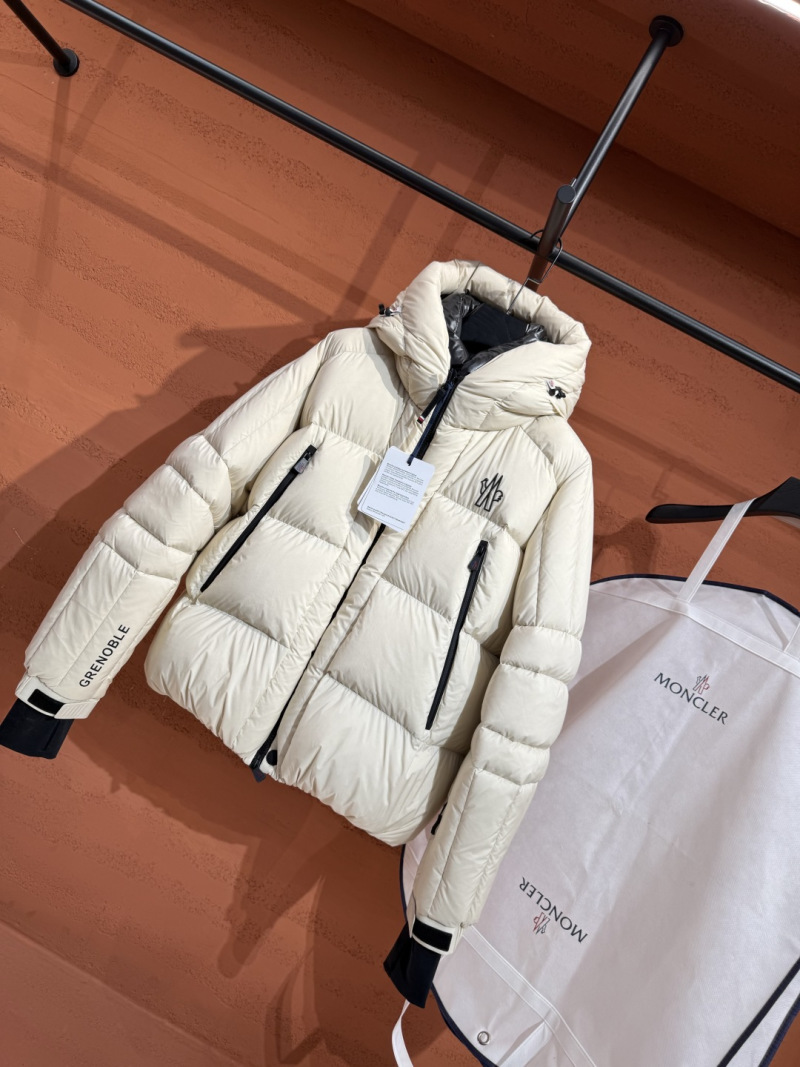 Пуховик Moncler