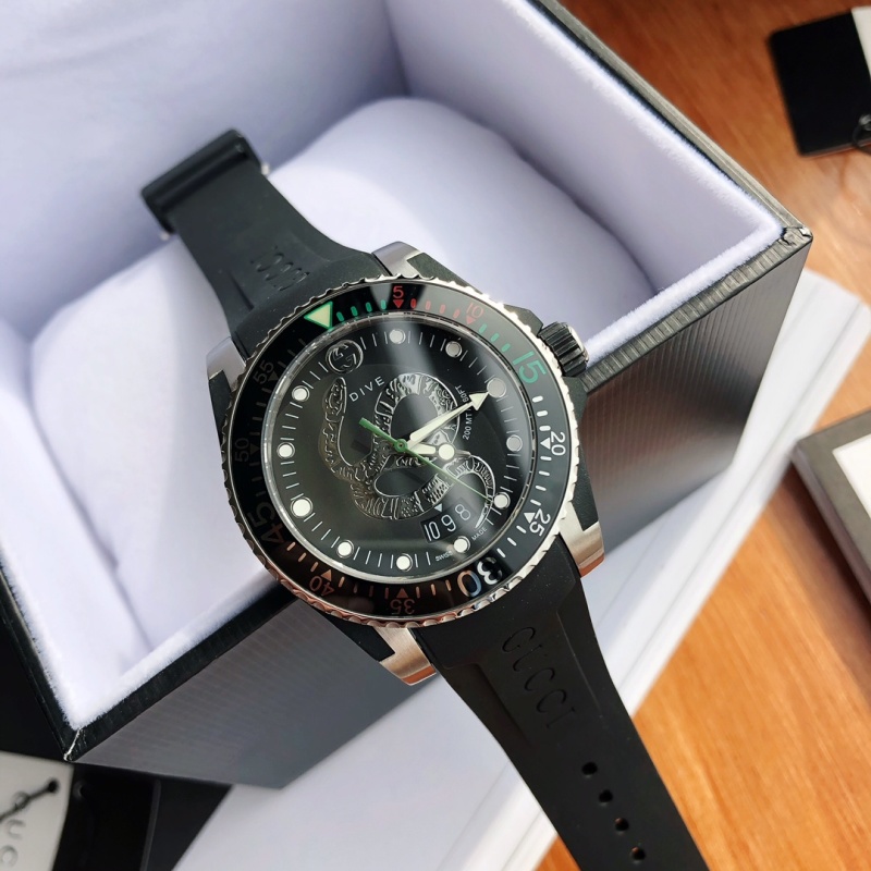 Часы Gucci