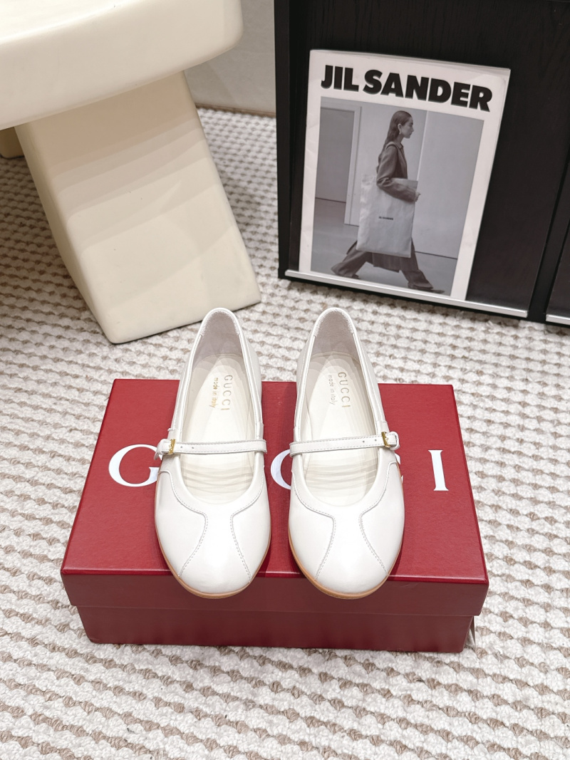 Балетки белые с ремешком Gucci