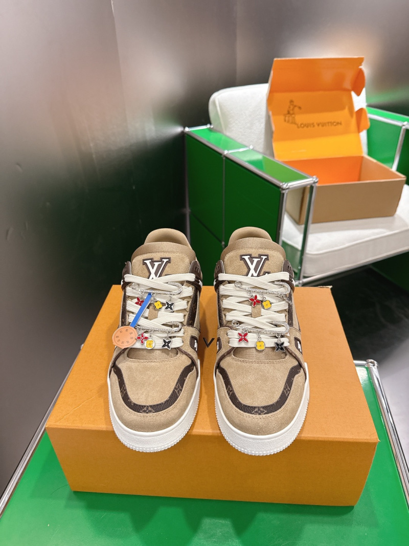 Кроссовки Louis Vuitton LV Trainer бежевые