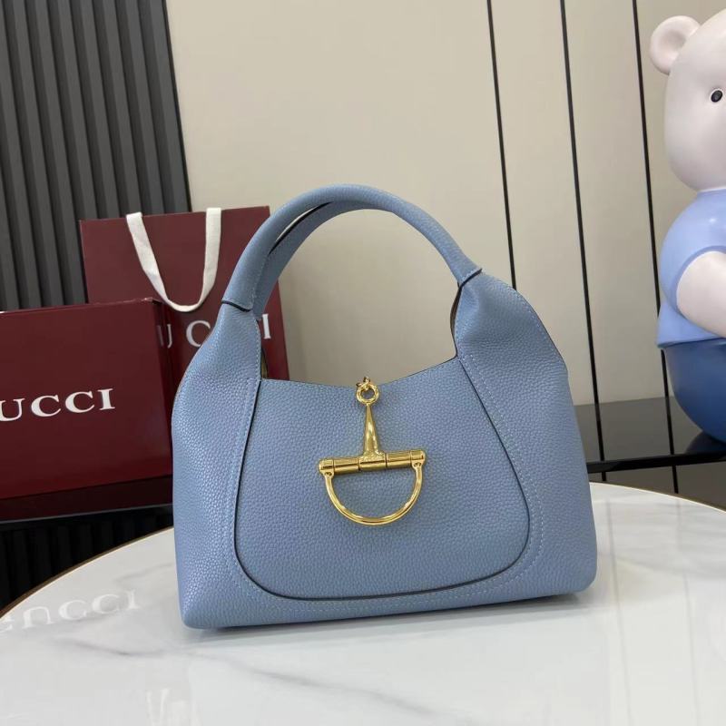 Сумка Gucci с золотой фурнитурой