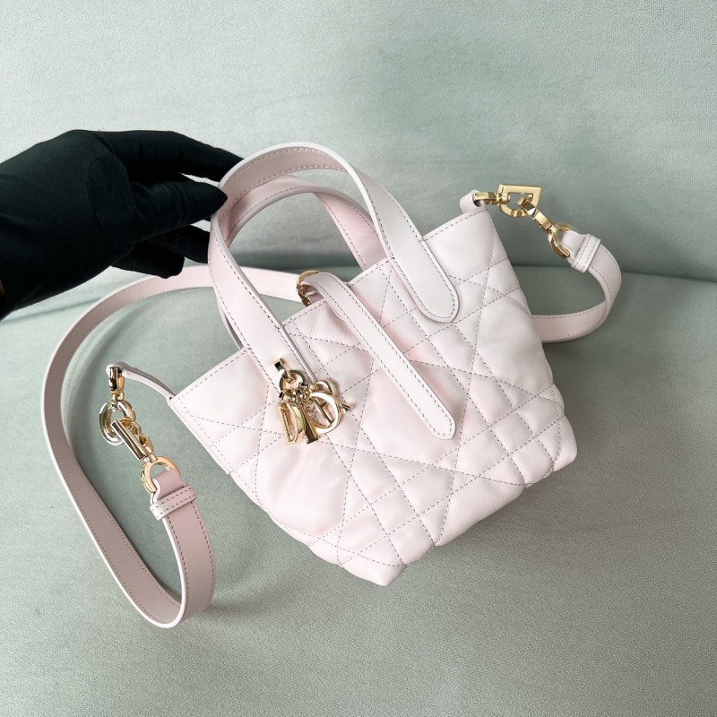 Вертикальная мини-сумка D.Toujours с квилтингом Dior