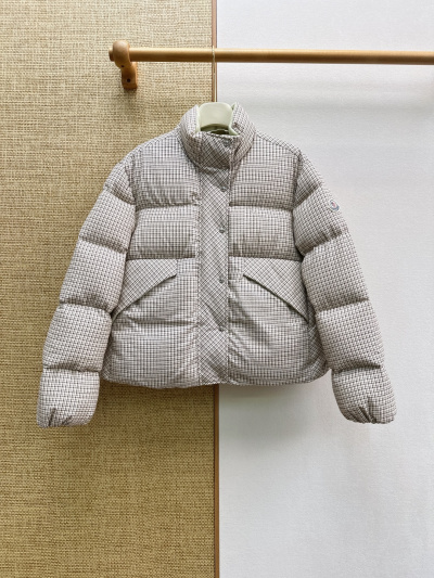 Пуховик Moncler