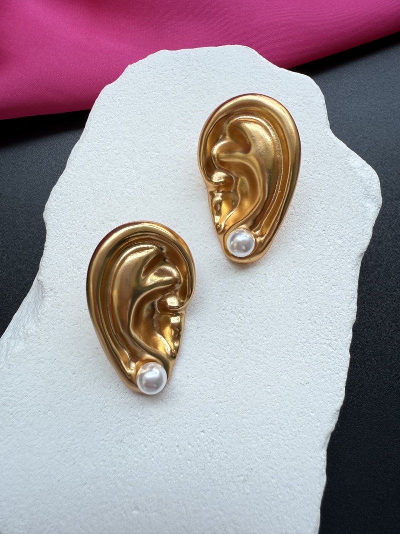 Серьги в форме ушей с жемчугом Schiaparelli