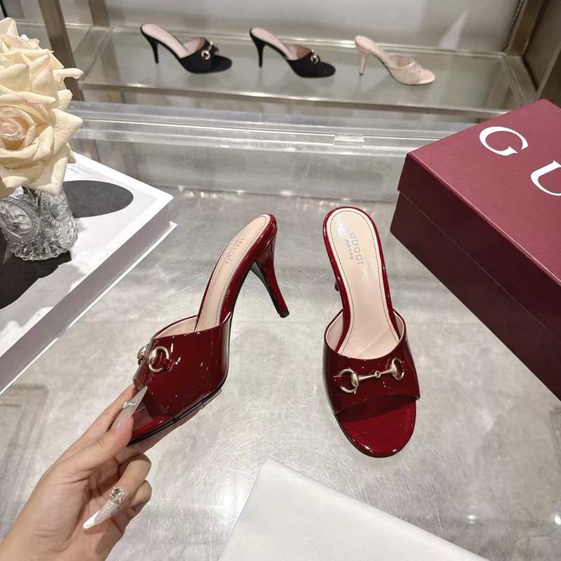 Мюли женские на каблуке из лакированной кожи Gucci