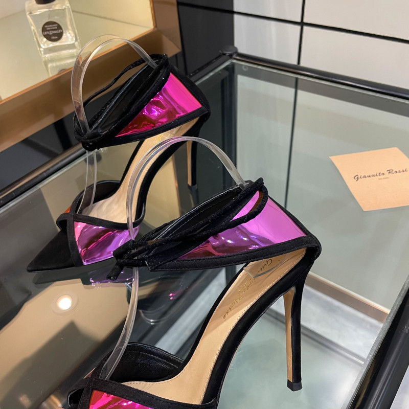 Женские туфли Gianvito Rossi с прозрачными ремешками