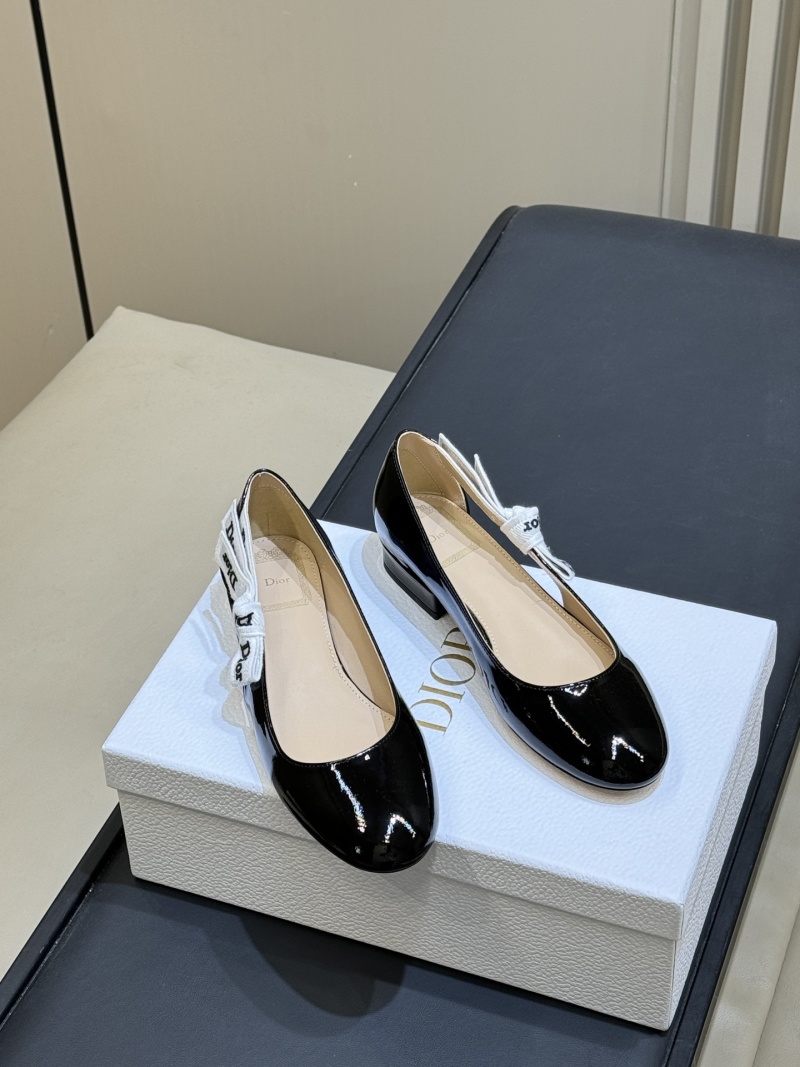 Женские лаковые туфли с бантом Dior