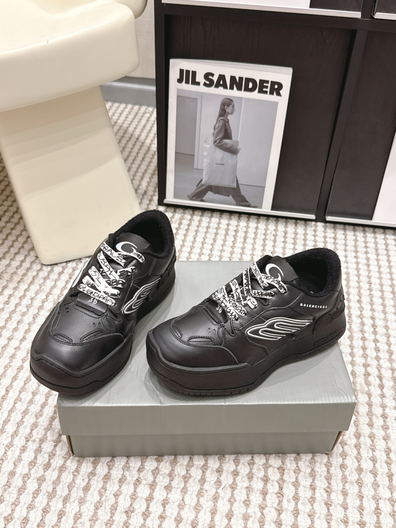 Кроссовки Balenciaga Hamptons Worn-Out черные