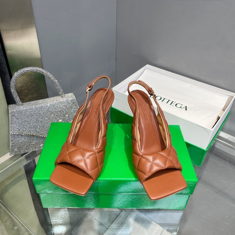 Женские туфли Bottega Veneta с квадратным носом