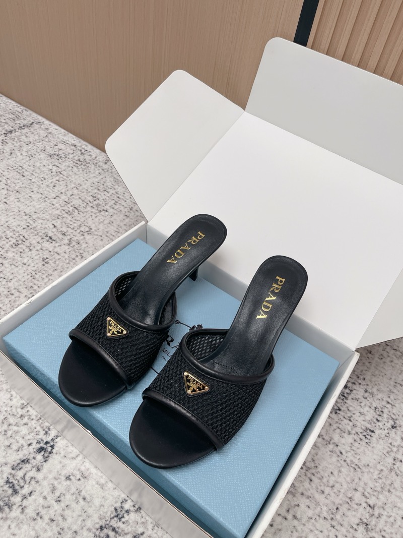 Женские черные сетчатые босоножки на каблуке с треугольным логотипом Prada