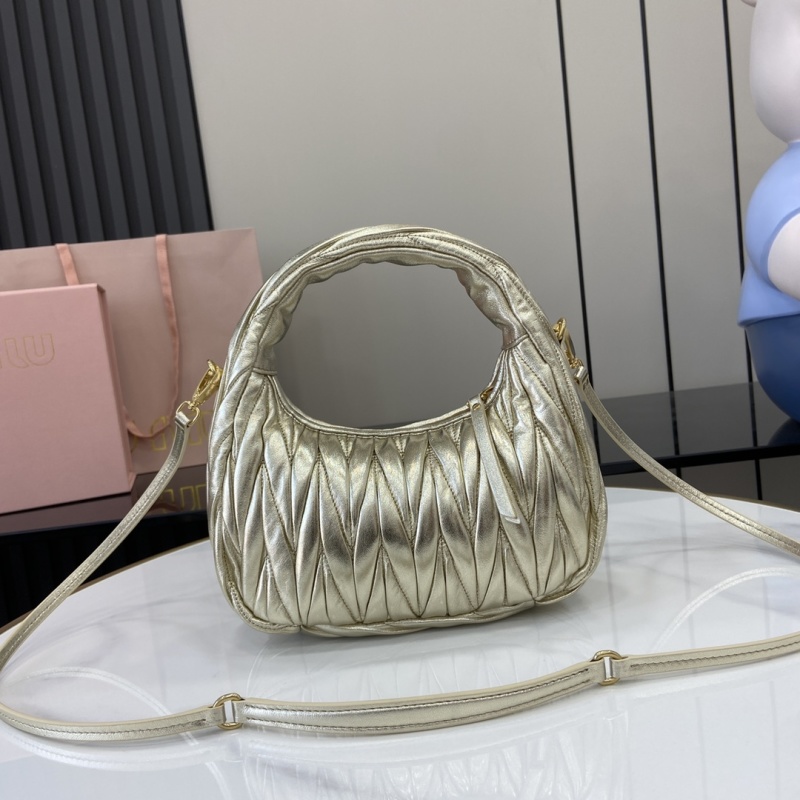 Сумка Miu Miu золотистая с ручкой