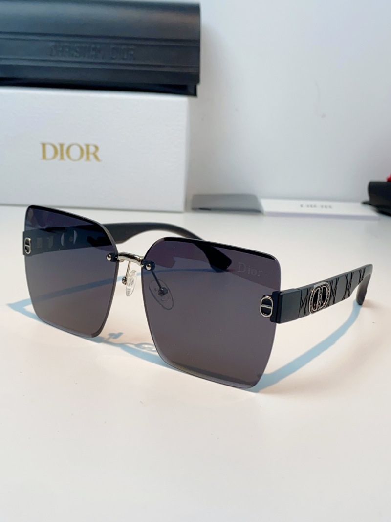 Солнцезащитные очки Dior без оправы квадратной формы