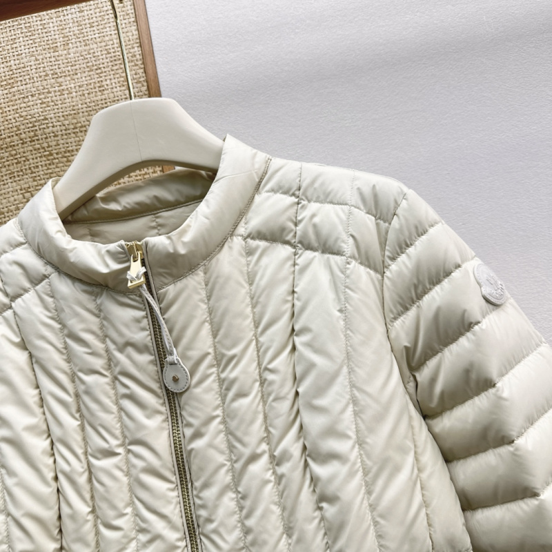 Пуховик Moncler
