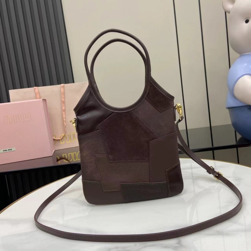 Сумка Miu Miu из кожи и замши