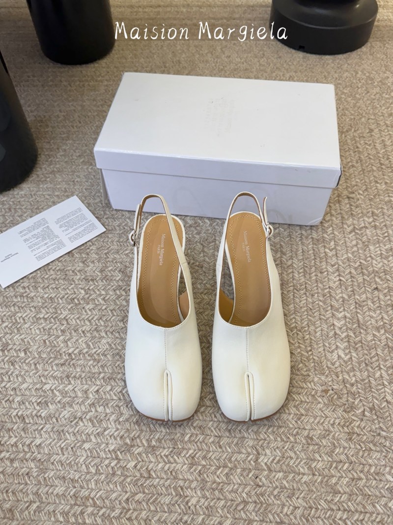 Балетные туфли Maison Margiela с разделенным носком