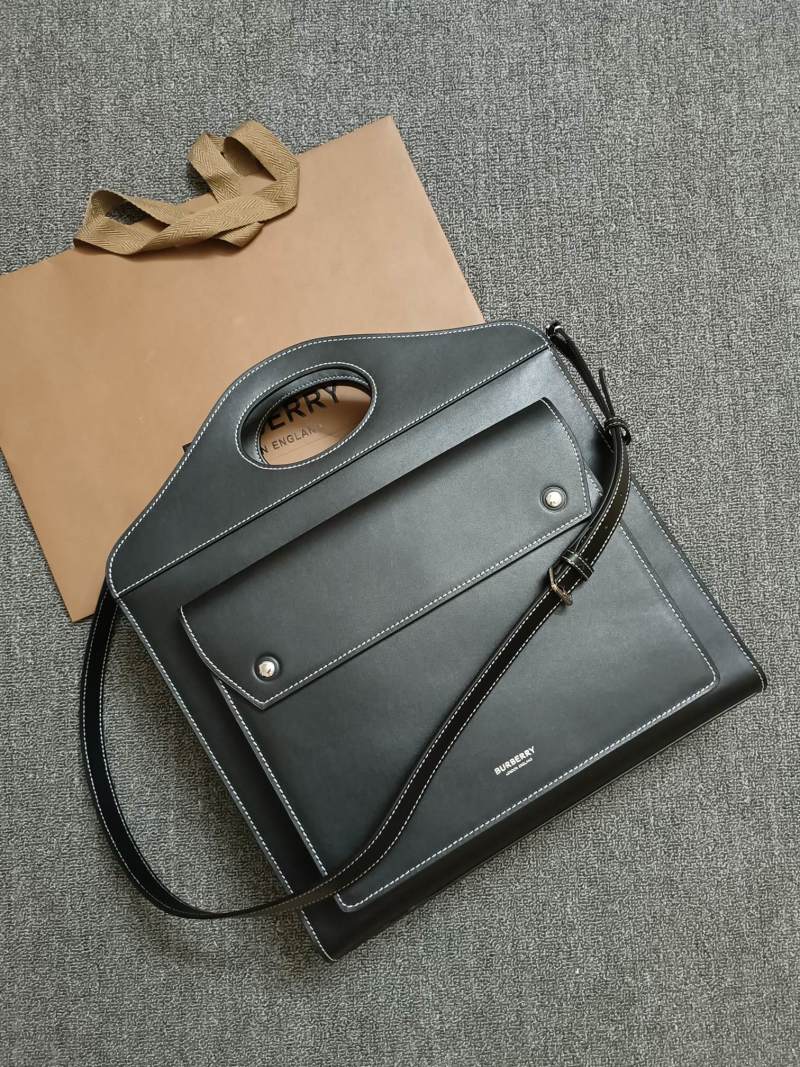 Чёрная сумка Burberry с круглой ручкой