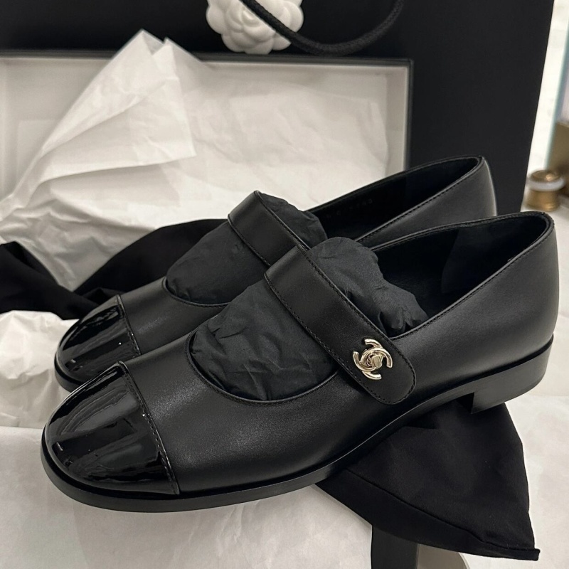 Чёрные женские балетки Chanel с ремешком