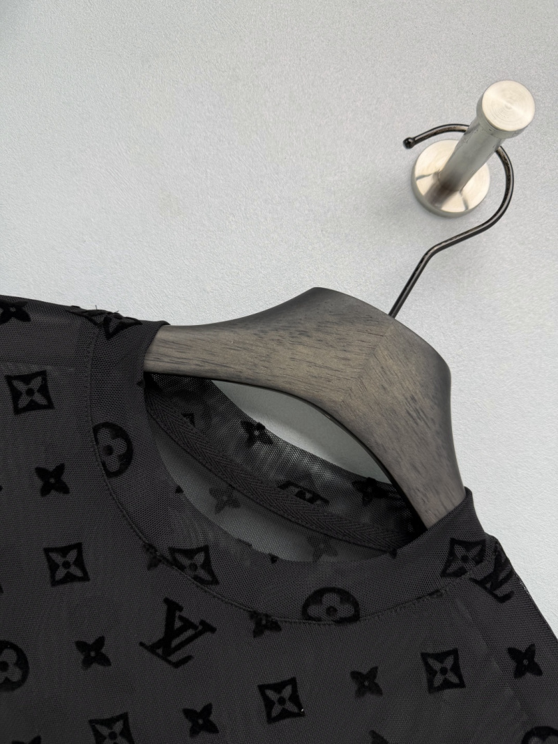 Чёрный топ Louis Vuitton с монограммой