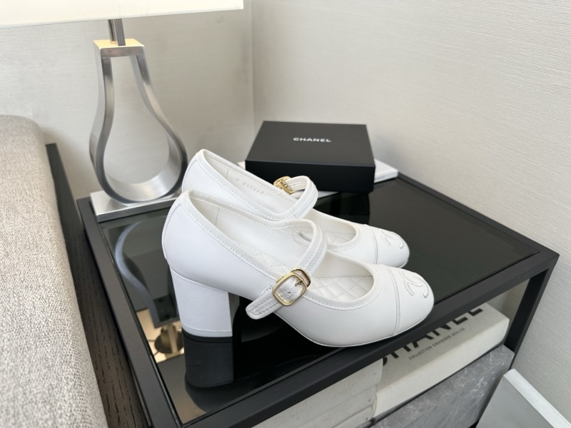 Женские балетки Chanel белого цвета
