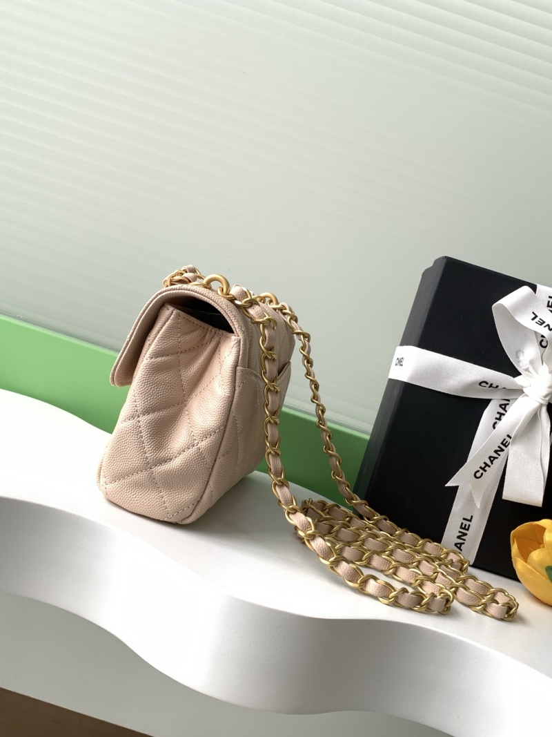 Кожаная сумка с цепочкой Chanel