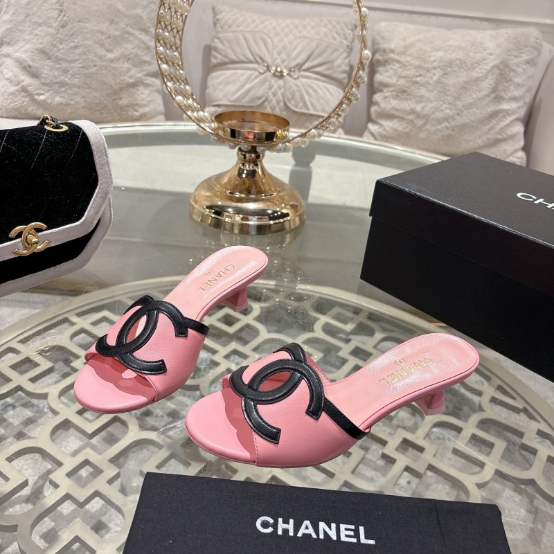 Розовые кожаные шлёпанцы с двойным логотипом Chanel