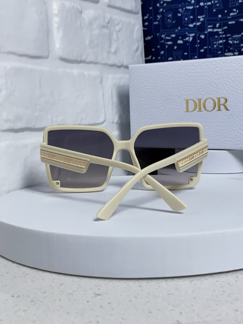 Женские солнечные очки Dior кремового цвета с градиентными линзами