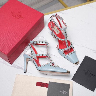 Женские босоножки Valentino с пирамидками