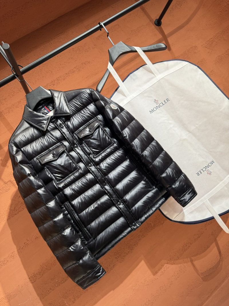 Пуховик Moncler