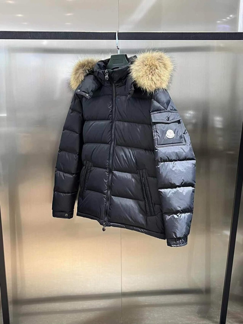 Пуховик Moncler