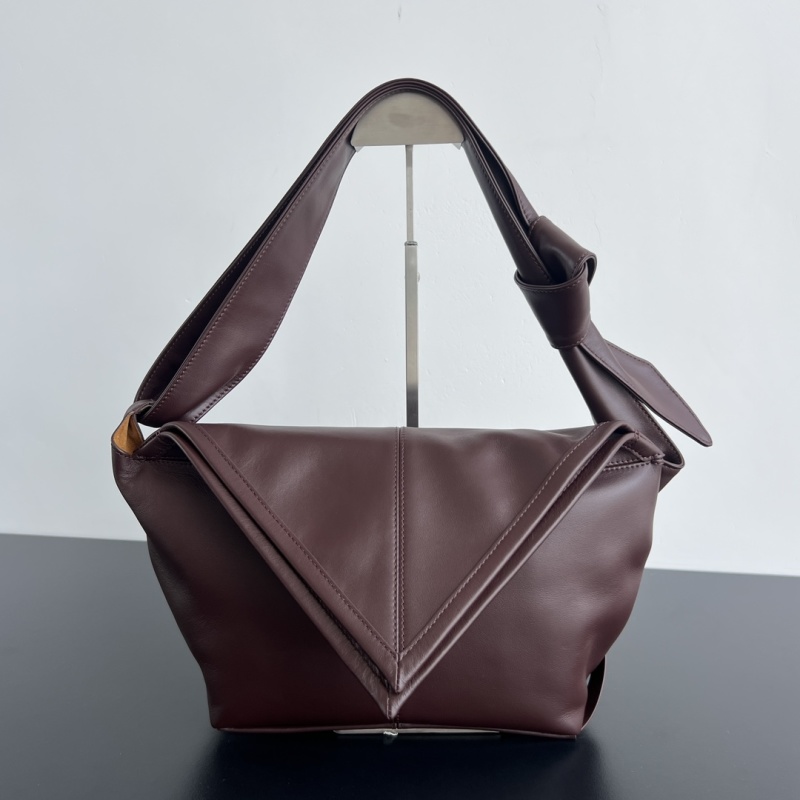 Сумка Bottega Veneta Sawyer из гладкой кожи
