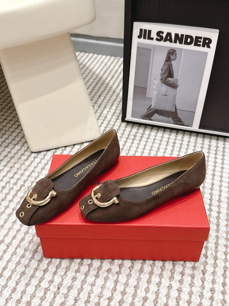 Женские туфли-лодочки Ferragamo с пряжкой