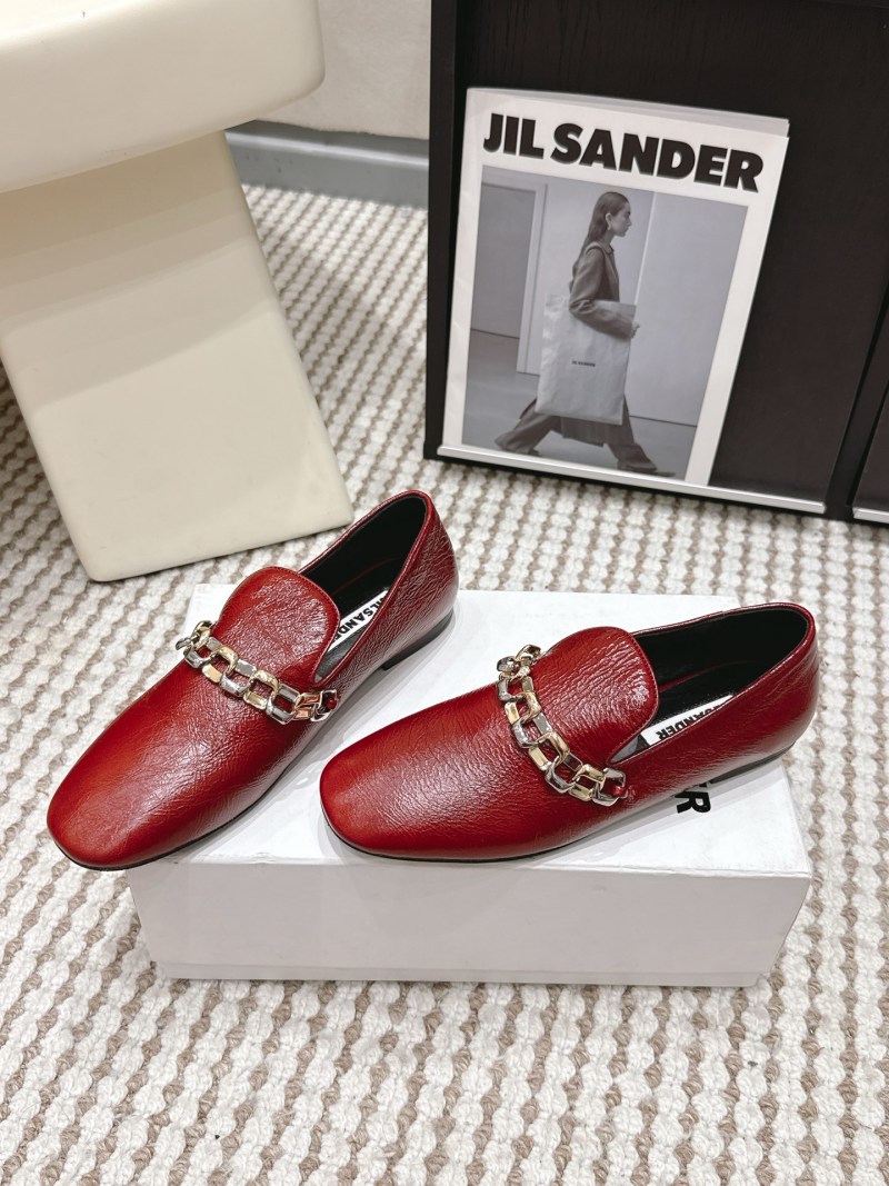 Женские красные туфли Jil Sander с металлической цепью