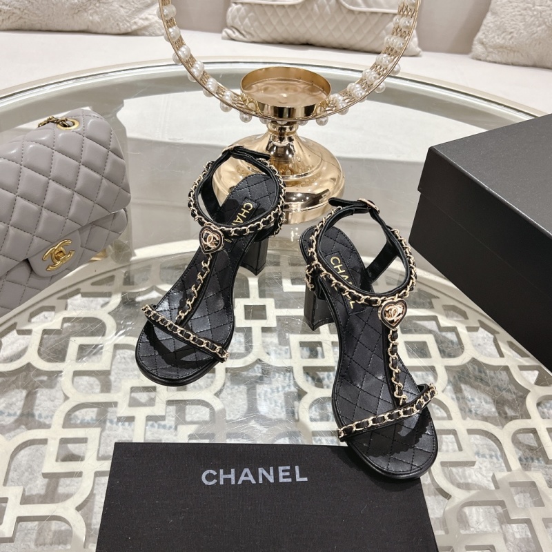 Черные женские босоножки с цепным декором и квадратным каблуком Chanel