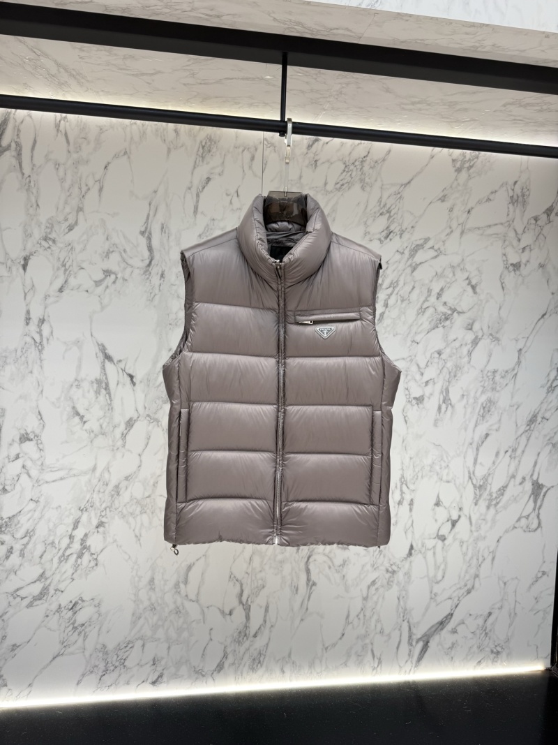 Жилет Prada