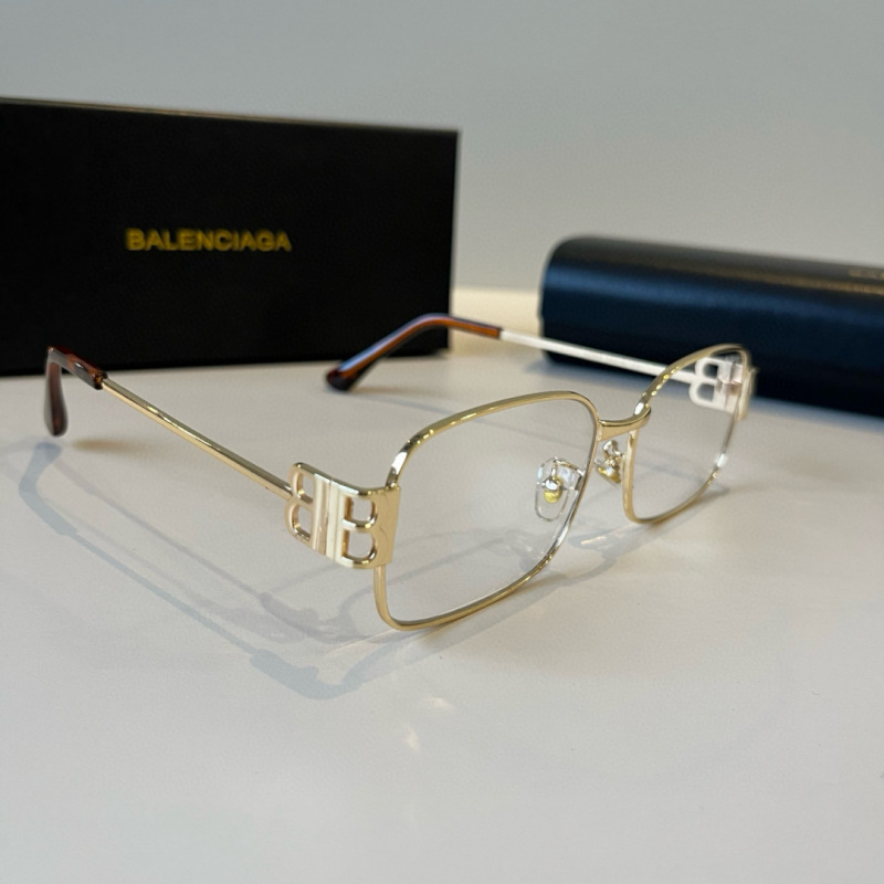 Очки Balenciaga черные и золотые