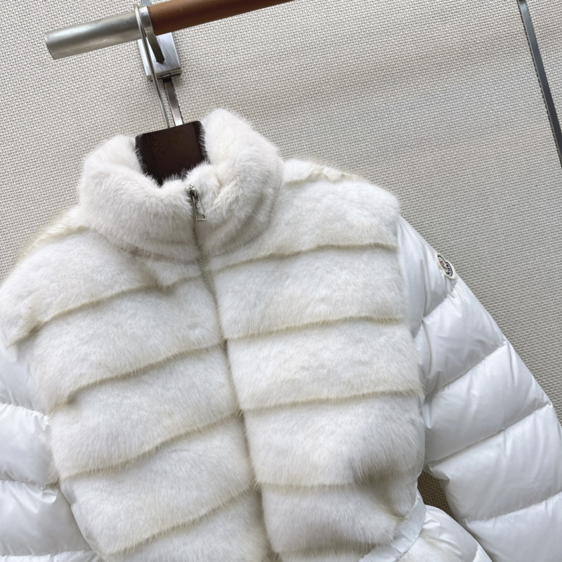 Пуховик Moncler
