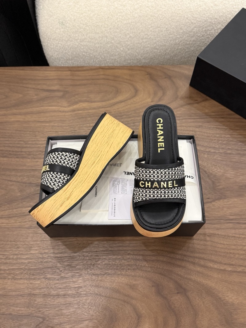 Женские шлёпки CHANEL на платформе