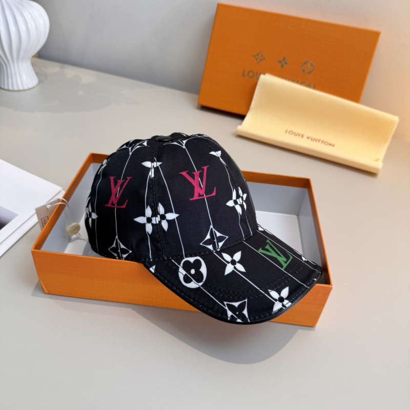 Кепка-бейсболка с цветным геометрическим узором Louis Vuitton