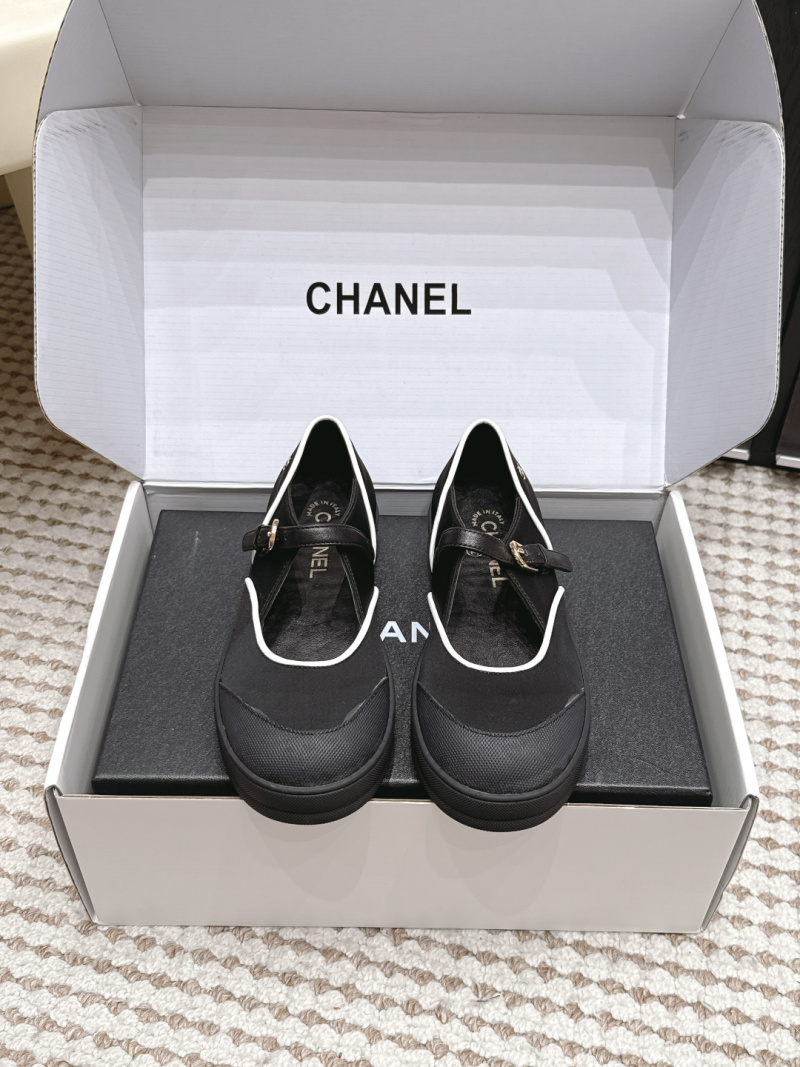 Женские балетки черные с ремешком Chanel