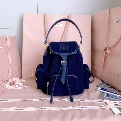 Стильный рюкзук Miu Miu из вельвета и кожи